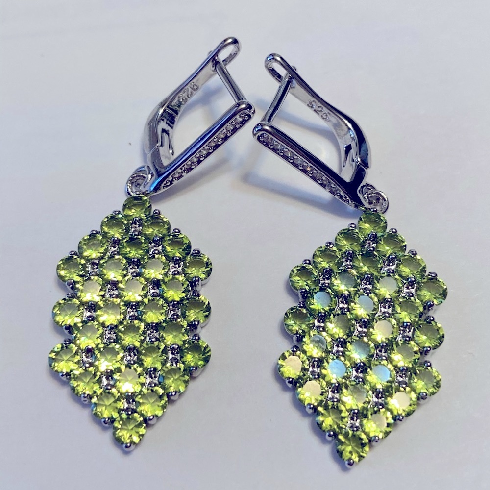 Beautiful peridot gemstone earrings, 925 silver